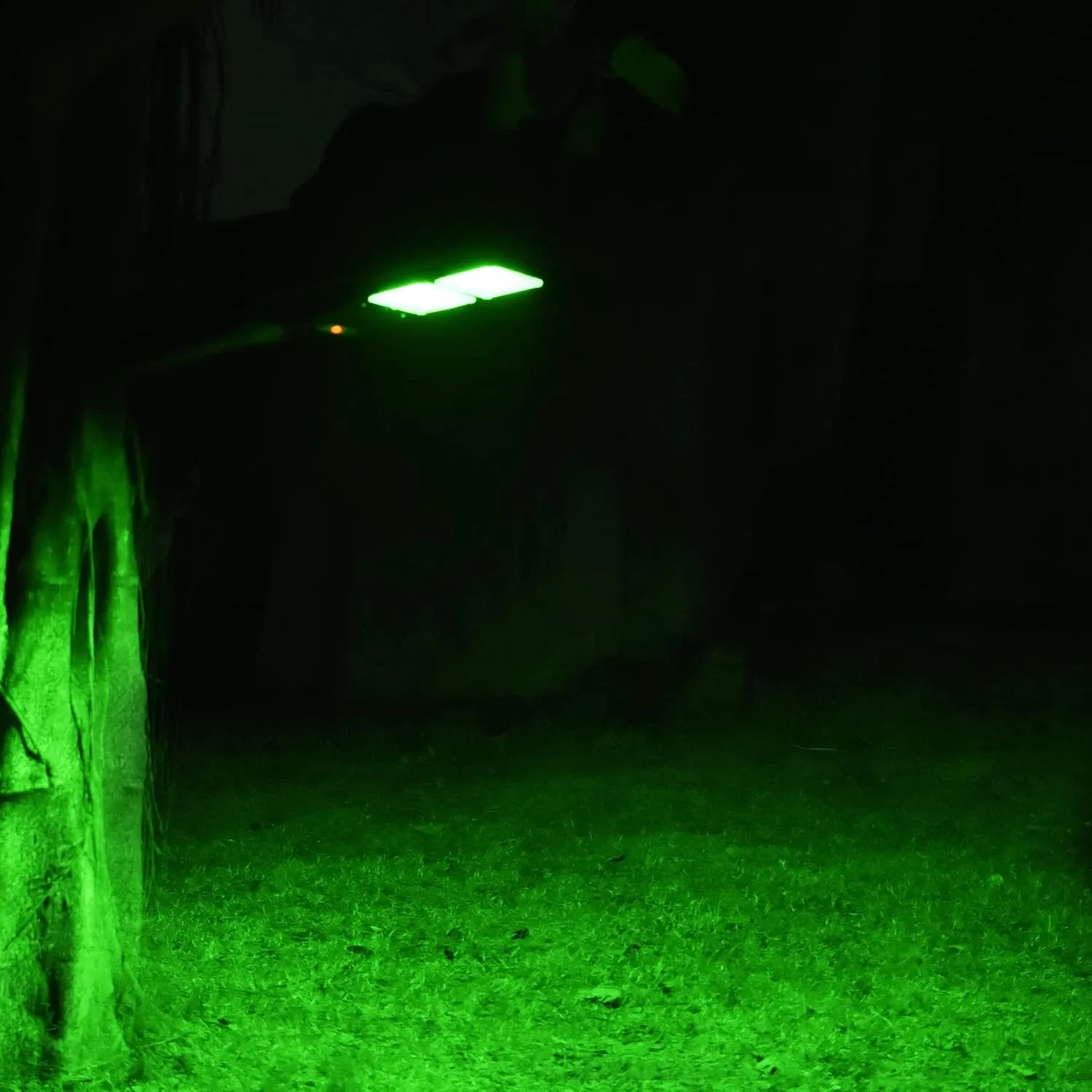 BSOD Hog Light, Solar Green Lights for Hunting Deer Hog Pig Activated Feeder Accessories Night Reaction Motion Lamp Eq300W