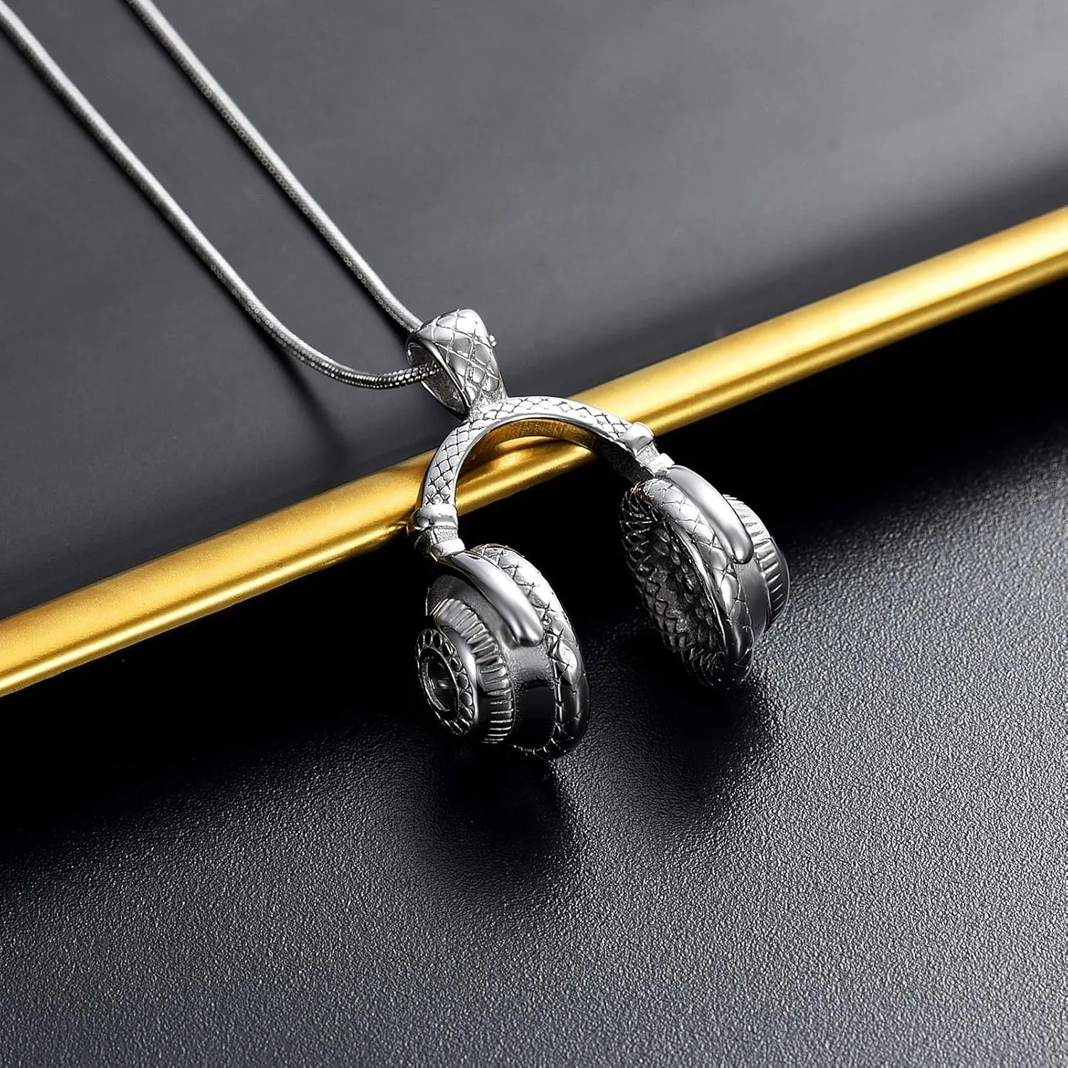 Headphone Urn Necklace for Ashes Music Headset Cremation Jewelry Stainless Steel Keepsake Memorial Necklace Ash Pendants for Men Women Gifts